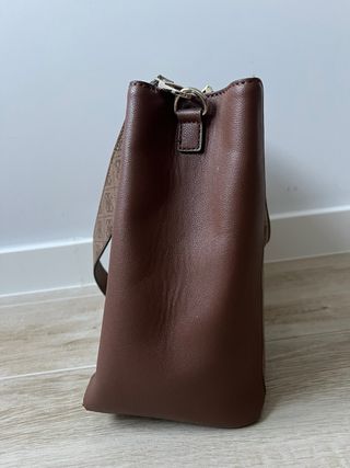 Bolso Guess Marrón y Blanco