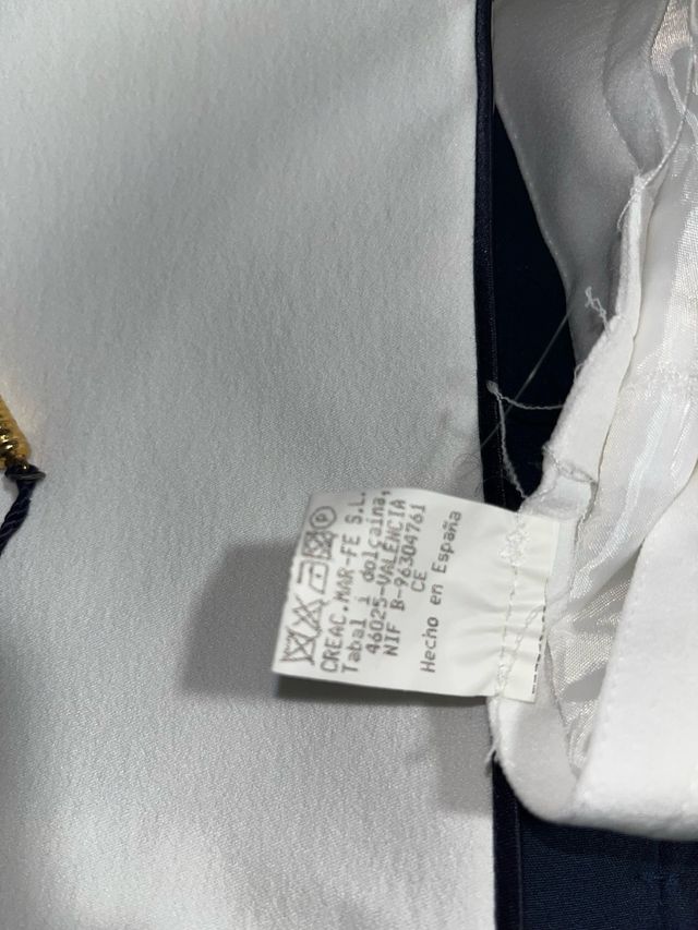 Traje marinero comunión blanco y azul.