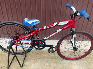 Bicicleta BMX INTENSE Talla Micro Roja