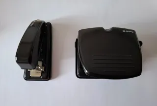 Grapadora y Taladradora Petrus Negras.