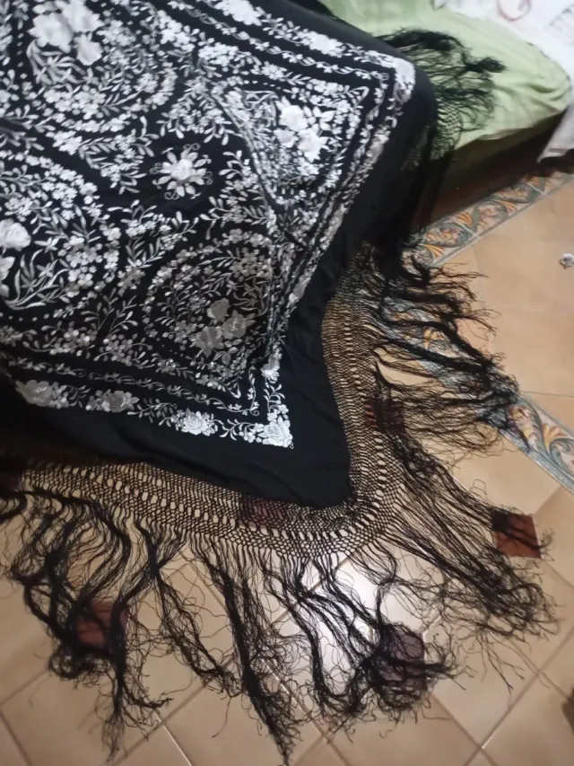 Mantón Manila Bordado  Mano Seda Antiguo como nuev