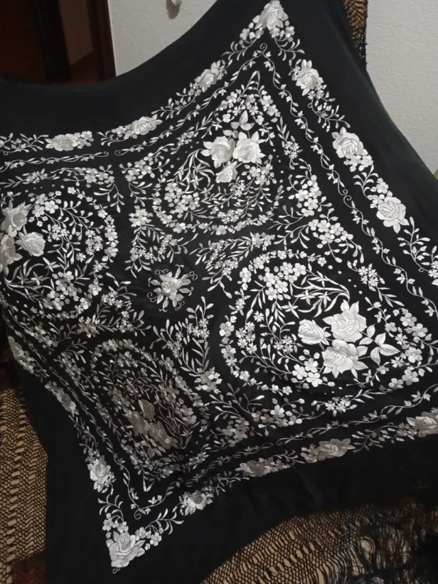Mantón Manila Bordado  Mano Seda Antiguo como nuev