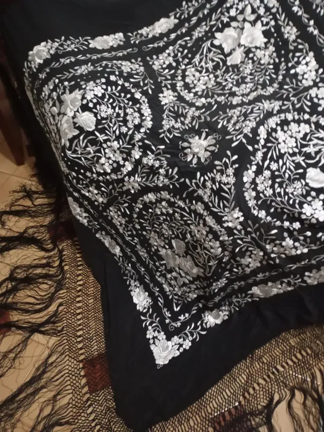 Mantón Manila Bordado  Mano Seda Antiguo como nuev