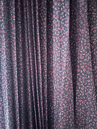 Falda midi plisada floral