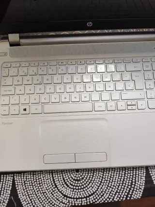 Ordenador portátil HP Plata y Blanco