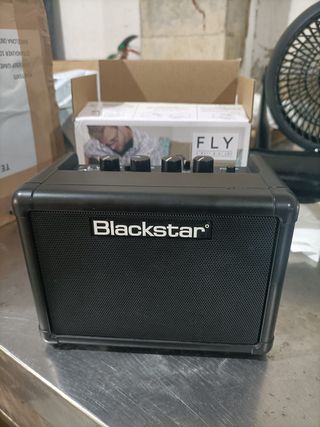 - Blackstar Fly 3 Mini amplificador de guitarra