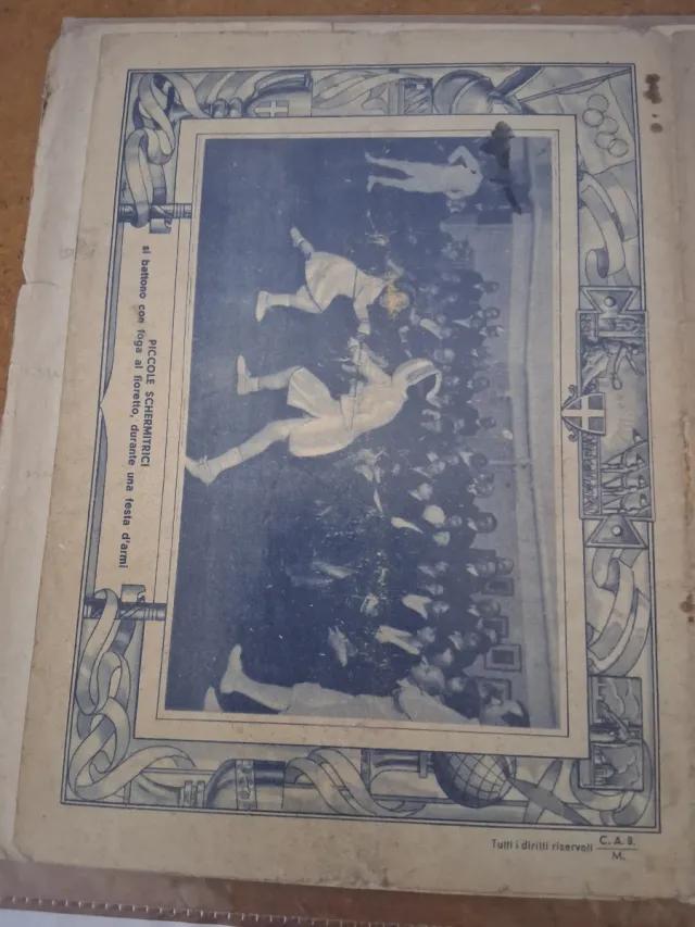 Pagina copertina fascismo Mussolini Italia Bella