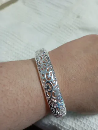 Brazalete de plata con diseño calado