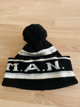 Gorro de lana con pompon