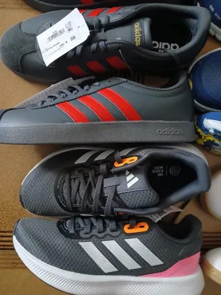 Lote Zapatillas Adidas Grises y Rojas