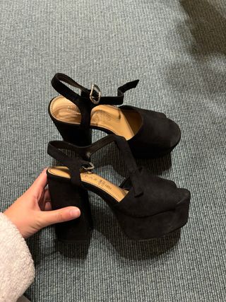 Zapatos de tacón negros para fiesta