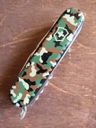 Victorinox Huntsman Camouflage Usato