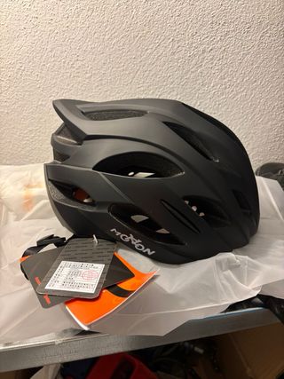 Casco de bicicleta negro