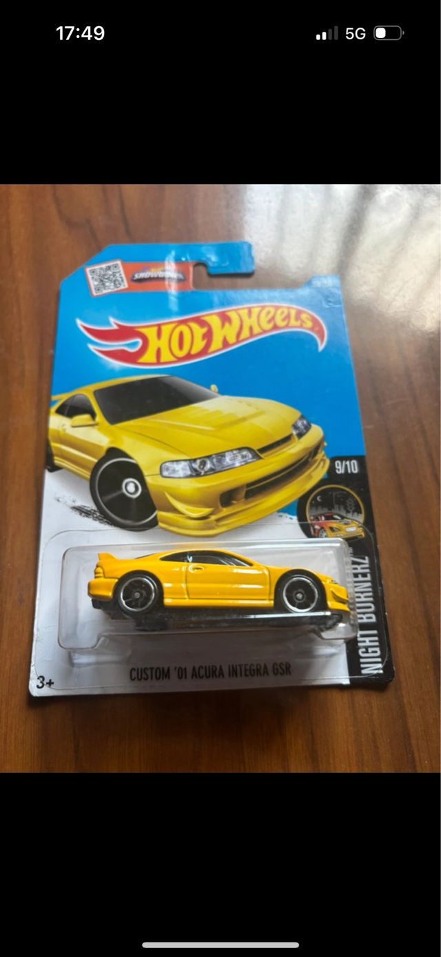 Hot Wheels '01 Acura Integra GSR Amarillo