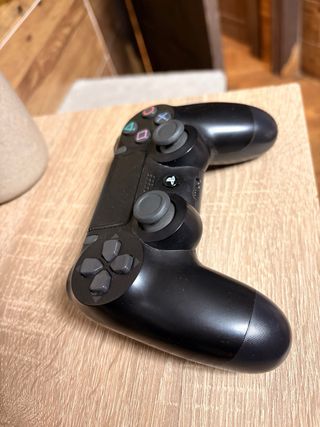 PS4 Pro + Mando Negro