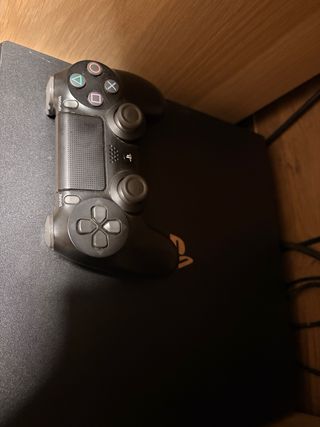PS4 Pro + Mando Negro