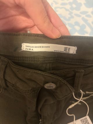 Pantalón Zara niña verde militar