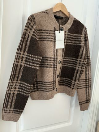 Jersey Zara Cuadros Beige y Marrón