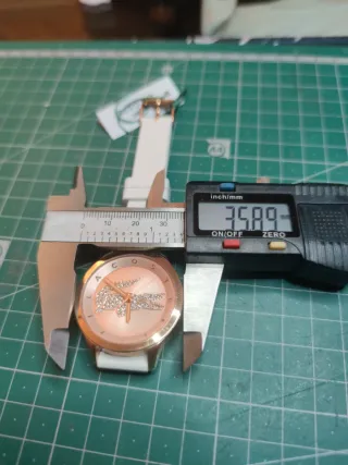 Reloj Lacoste Mujer Dorado y Blanco