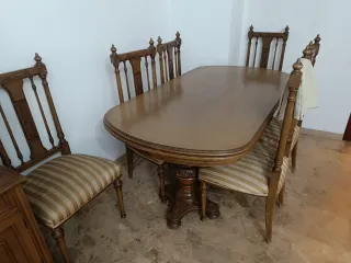 Mesa extensible madera maciza y sillas  a juego