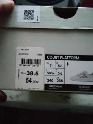 Deportivas Adidas Beige y Blancas