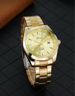 Reloj Dorado Elegante