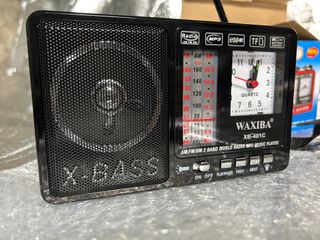Rádio Portátil Waxiba XB-401C AM/FM/SW