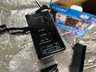 Rádio Portátil Waxiba XB-401C AM/FM/SW