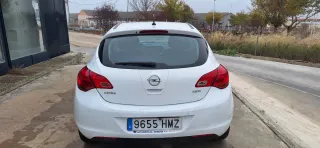 Opel Astra 2012