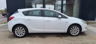Opel Astra 2012
