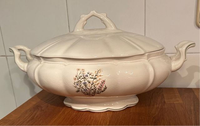 Sopera de porcelana La Segoviana