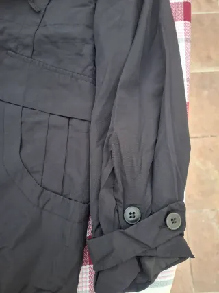 Chaquetón cortavientos T XL. Medidas en descripció