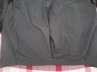 Chaquetón cortavientos T XL. Medidas en descripció