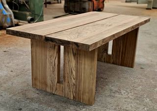 Tavolo da pranzo in legno massello