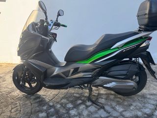 Kawasaki J300 Negra y Verde