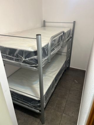 Letto a castello + 2 materassi
