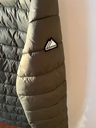 Chaqueta Superdry verde oliva con capucha