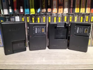 Caricabatterie per fotocamere digitali Sony, Nikon, Casio