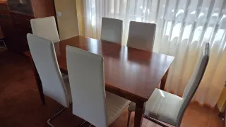 Mesa Comedor Madera y 6 Sillas Piel