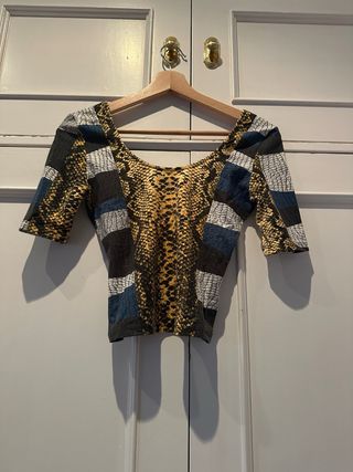 Top estampado serpiente patchwork.animal print