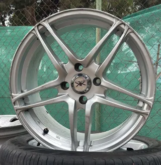 Llantas de aleación plateadas 17 pulgadas