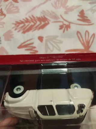 Coche de colección Citroen Dyane 1970 blanco