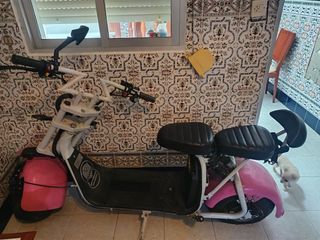 Scooter Eléctrica Rosa