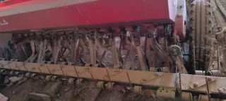 Remolque con depósito y sembradora