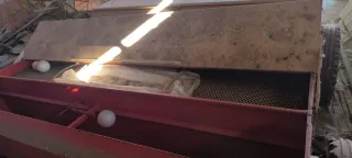 Remolque con depósito y sembradora