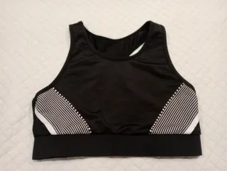 Sujetador deportivo negro con detalles. Talla S/M