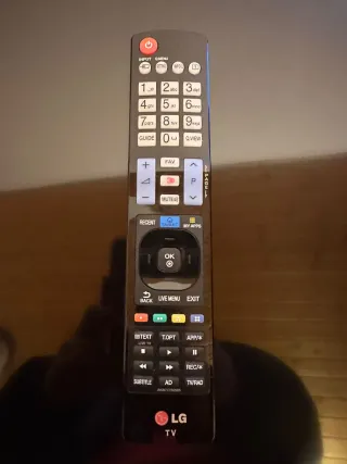 Smart TV LG 47"  Modelo :LG 47LB650V PANTALLA ROTA