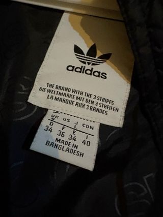 Chaqueta Adidas Negra con Rayas Blancas