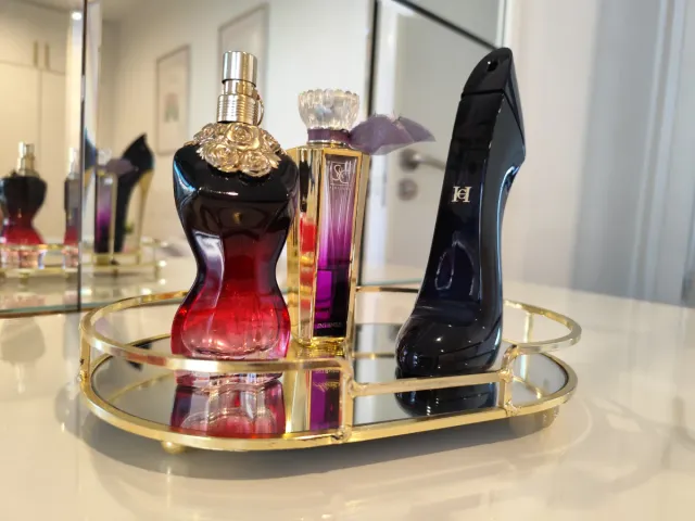 Bandeja decorativa dorada con espejo