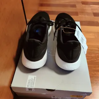 Adidas Pureboost 22 Talla 47 1/3.